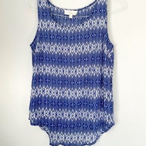 Olive & Oak blue and white lightweight polyester tank. Size M.
